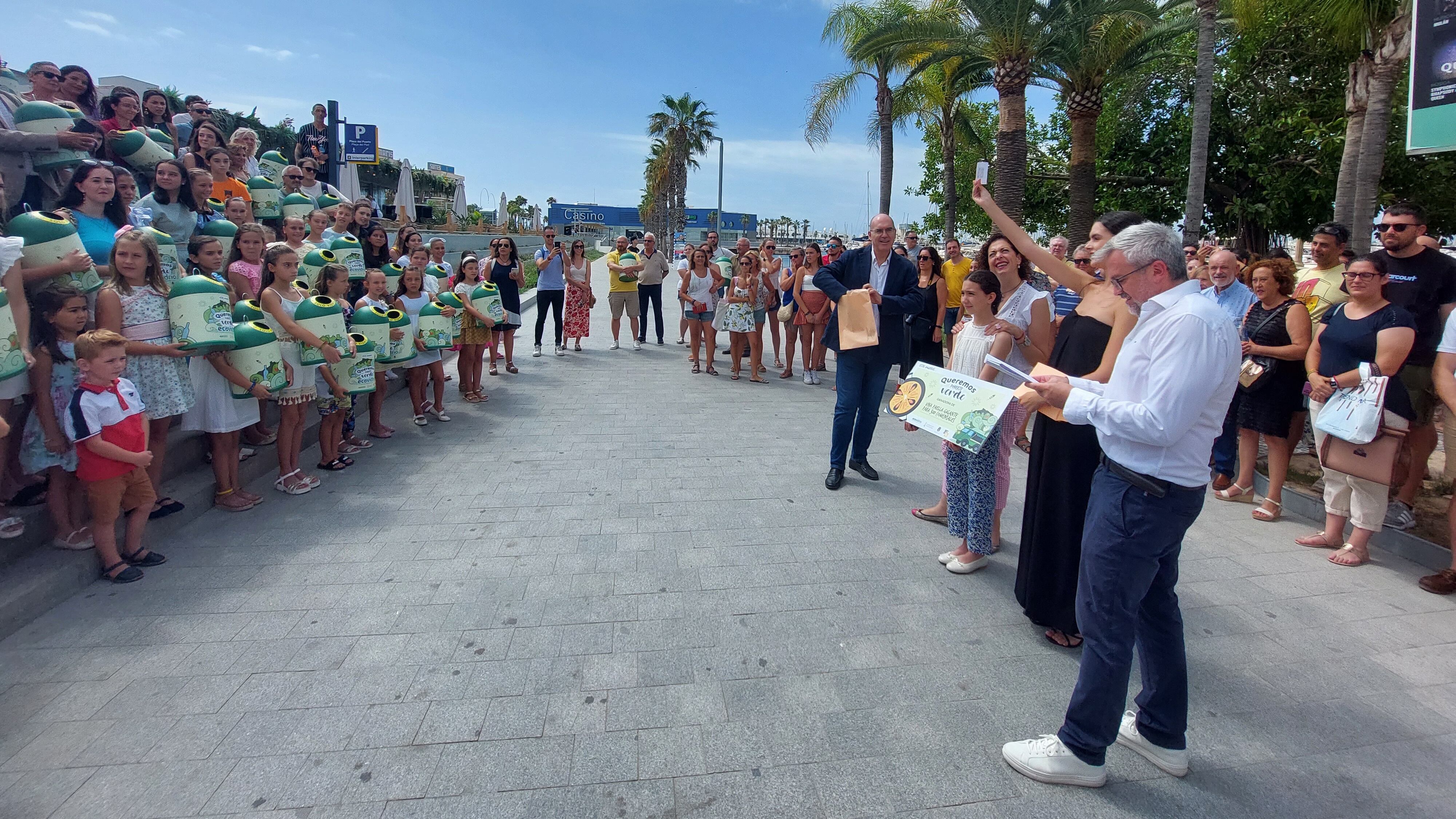 Las hogueras y barracas de Alicante logran recoger 50 toneladas de vidrio