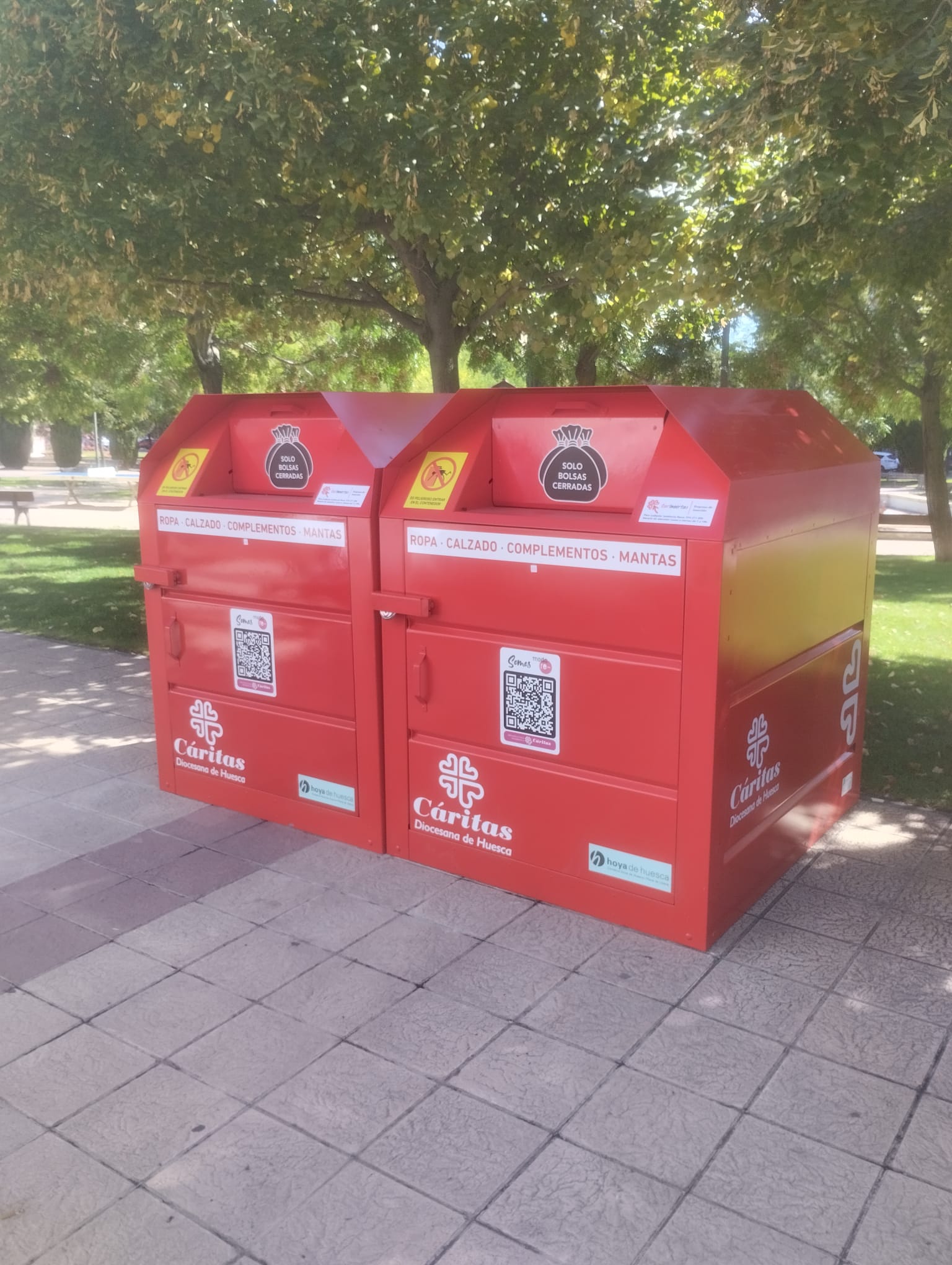 Nuevos contenedores rojos instalados en Huesca.