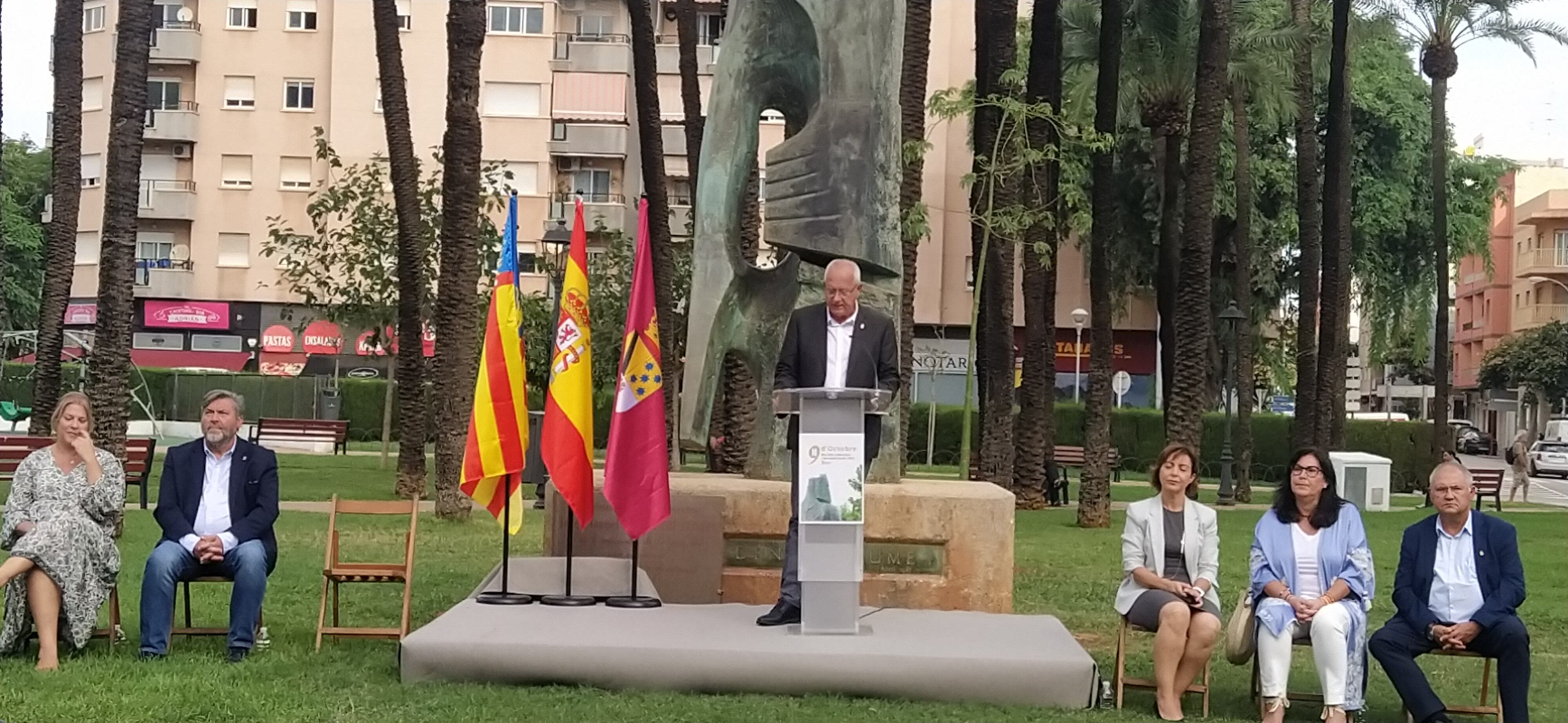 El alcalde de Dénia, Vicent Grimalt durante el acto institucional del 9 d&#039;Octubre.