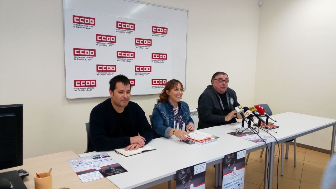 El teniente alcalde y los responsables de CCOO presentan la Escuela de Jóvenes