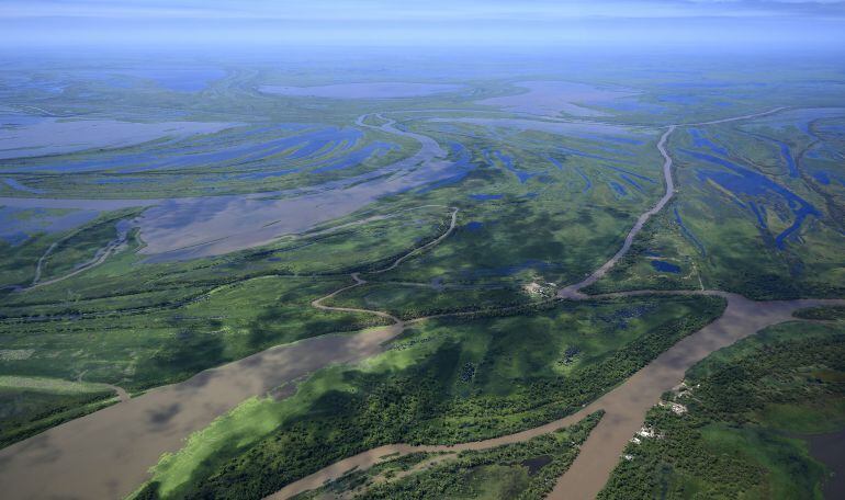 Vista aérea del río Paraná cerca de Rosario, provincia de Santa Fe, Argentina durante el Rally Dakar de 2017.