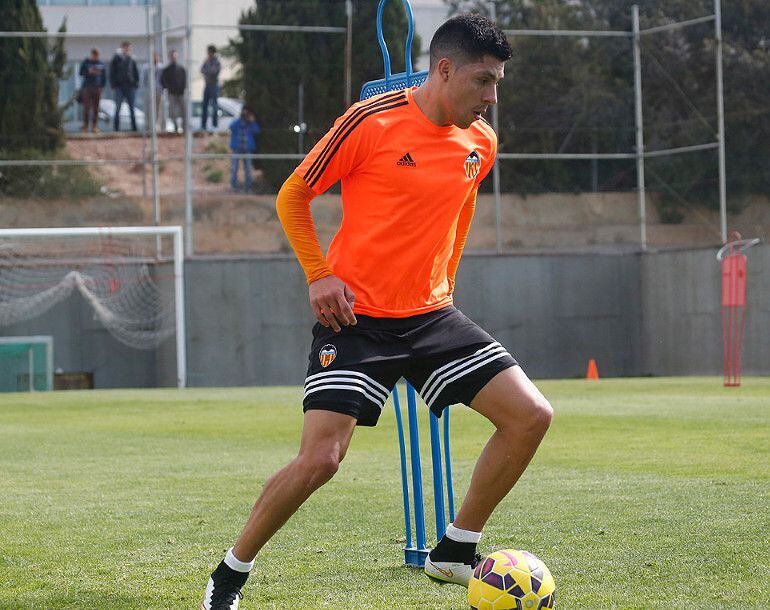 Enzo Pérez, en un entrenamiento