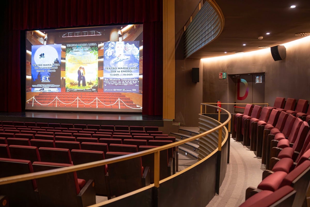 Sistema Profesional de Cine en el Teatro María Luisa