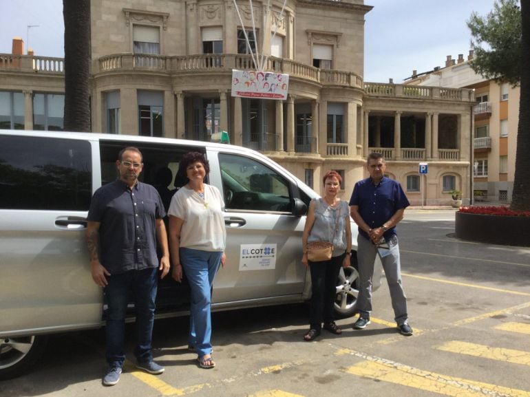El taxi amb què es farà el servei per acostar els veïns al CAP