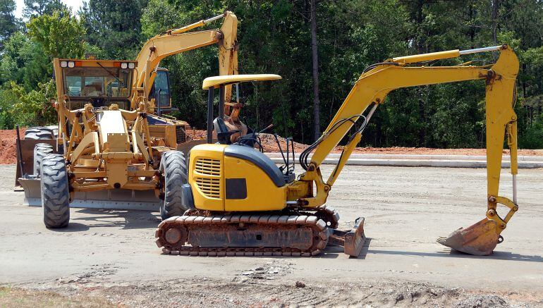 Señalana que "la falta de acuerdo entre departamentos del Gobierno foral impide a las empresas tomar decisiones para invertir en suelo industrial"