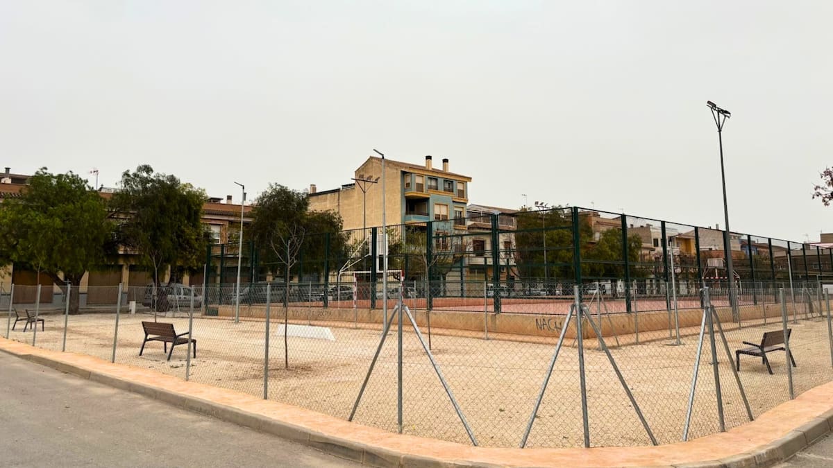 Monforte del Cid inaugura un nuevo parque canino en el casco urbano