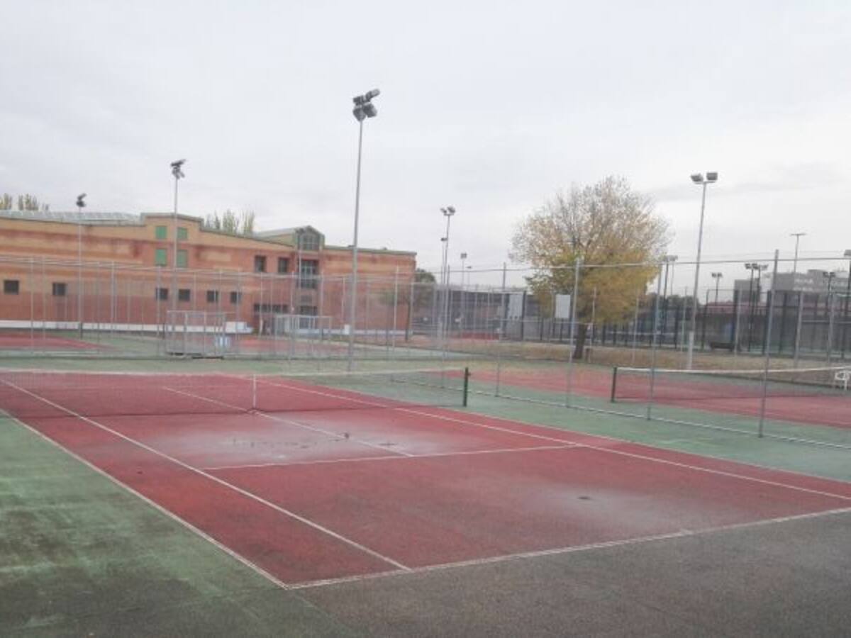 Críticas al mantenimiento del polideportivo Javier Castillejo