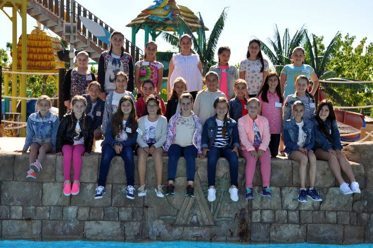 Candidatas a Reina y Damas infantiles