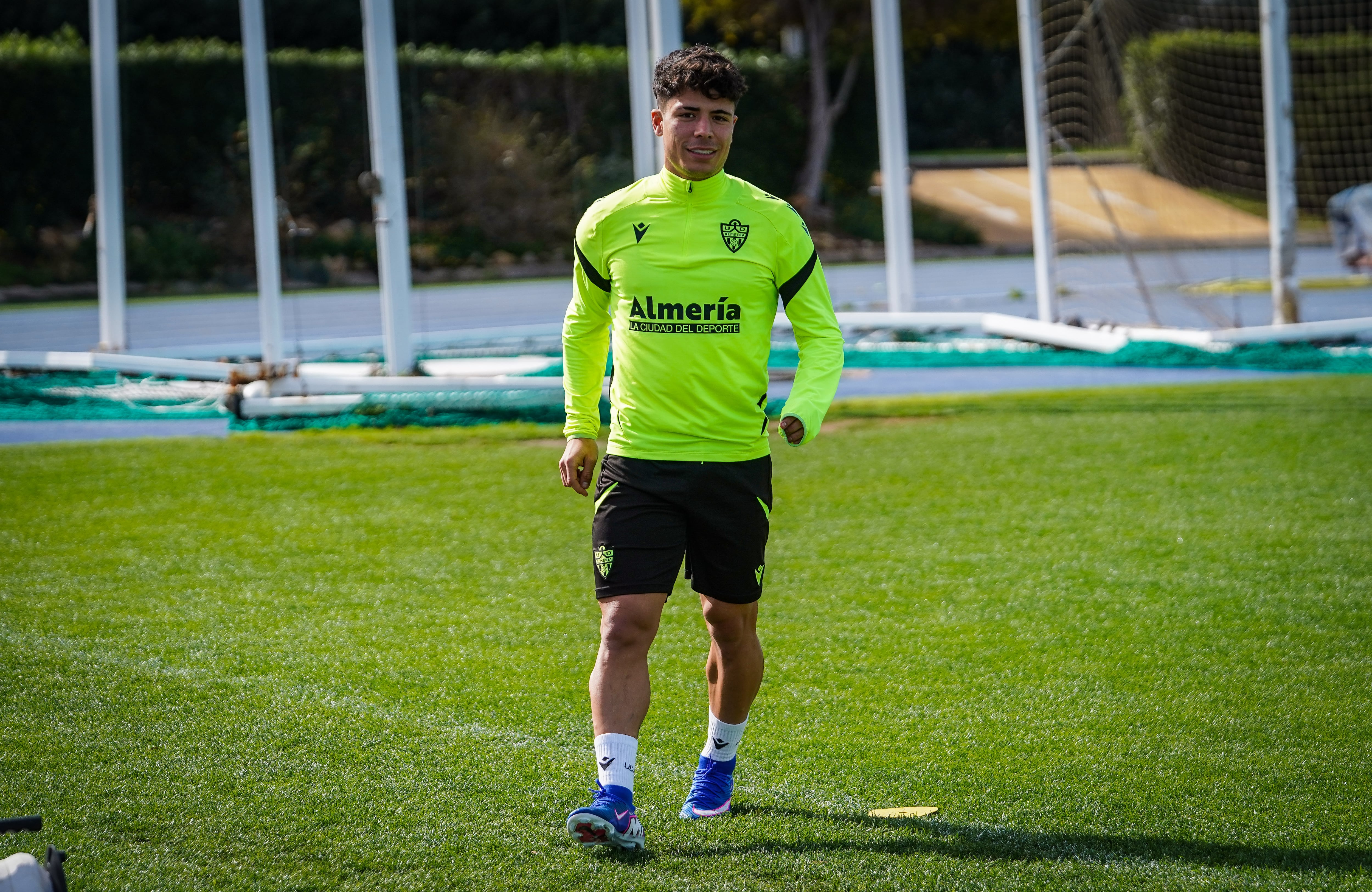 Un futbolista con un talento fantástico que no despega en la UD Almería.
