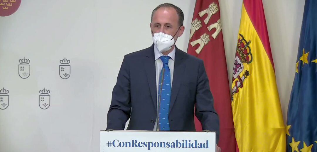 Javier Celdrán durante su comparecencia en rueda de prensa en la que ha anunciado su marcha del Gobierno regional
