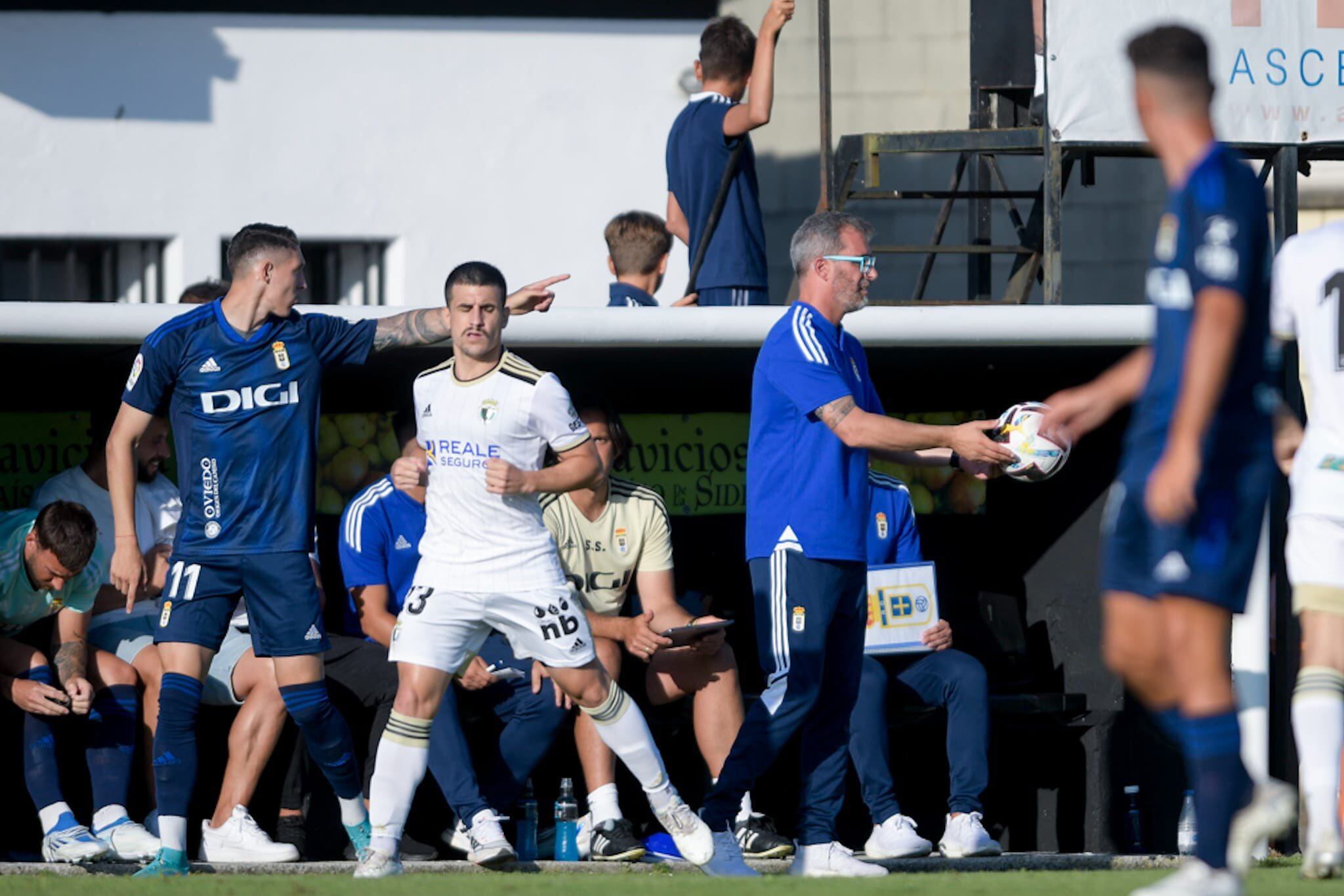 José Matos fue objeto del penalti que daría el triunfo al Burgos CF. / Foto: Real Oviedo