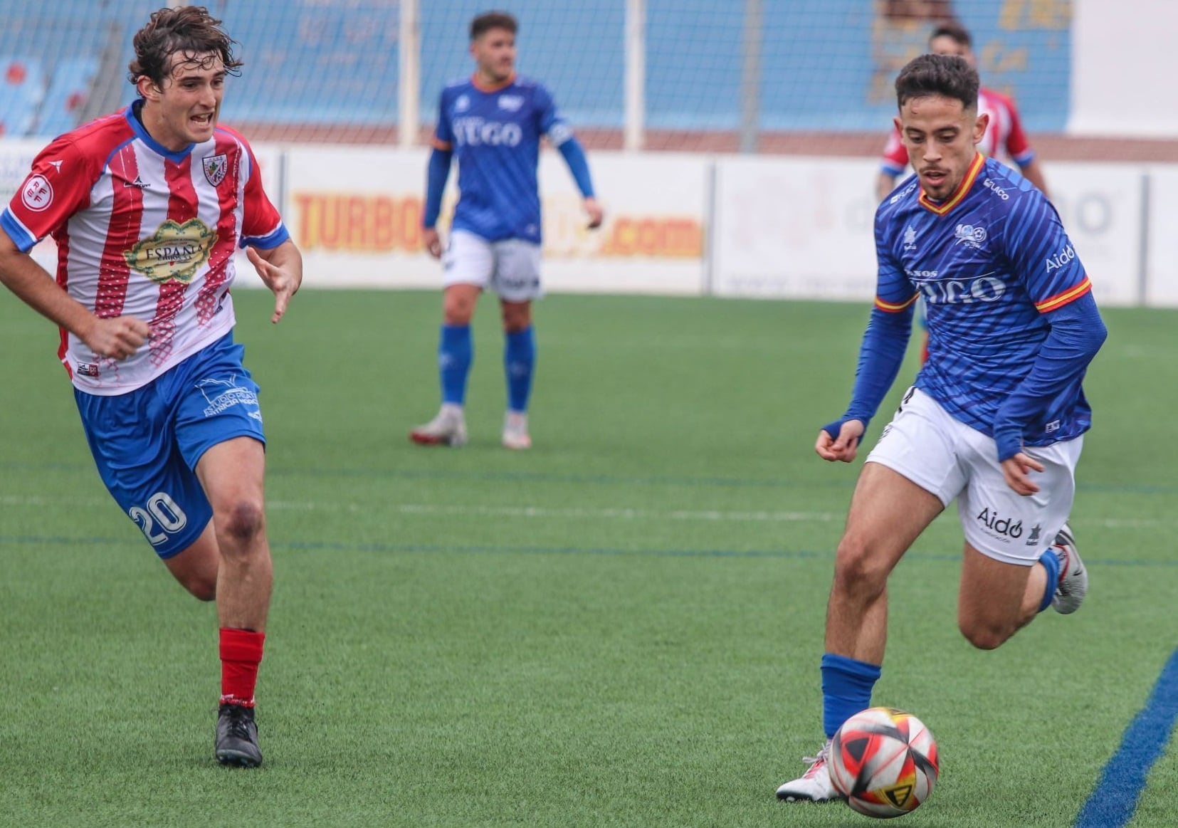 El nuevo delantero de la UD Lanzarote, Iván Hujo, durante un encuentro con el CF Motril.