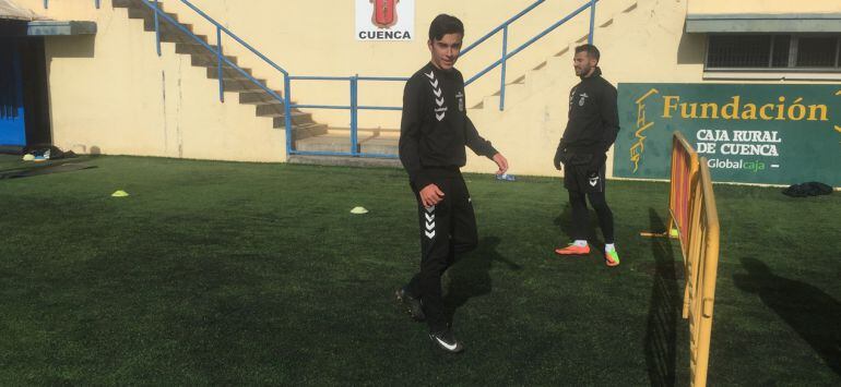 Raúl Verdejo en un entrenamiento con el Conquense 