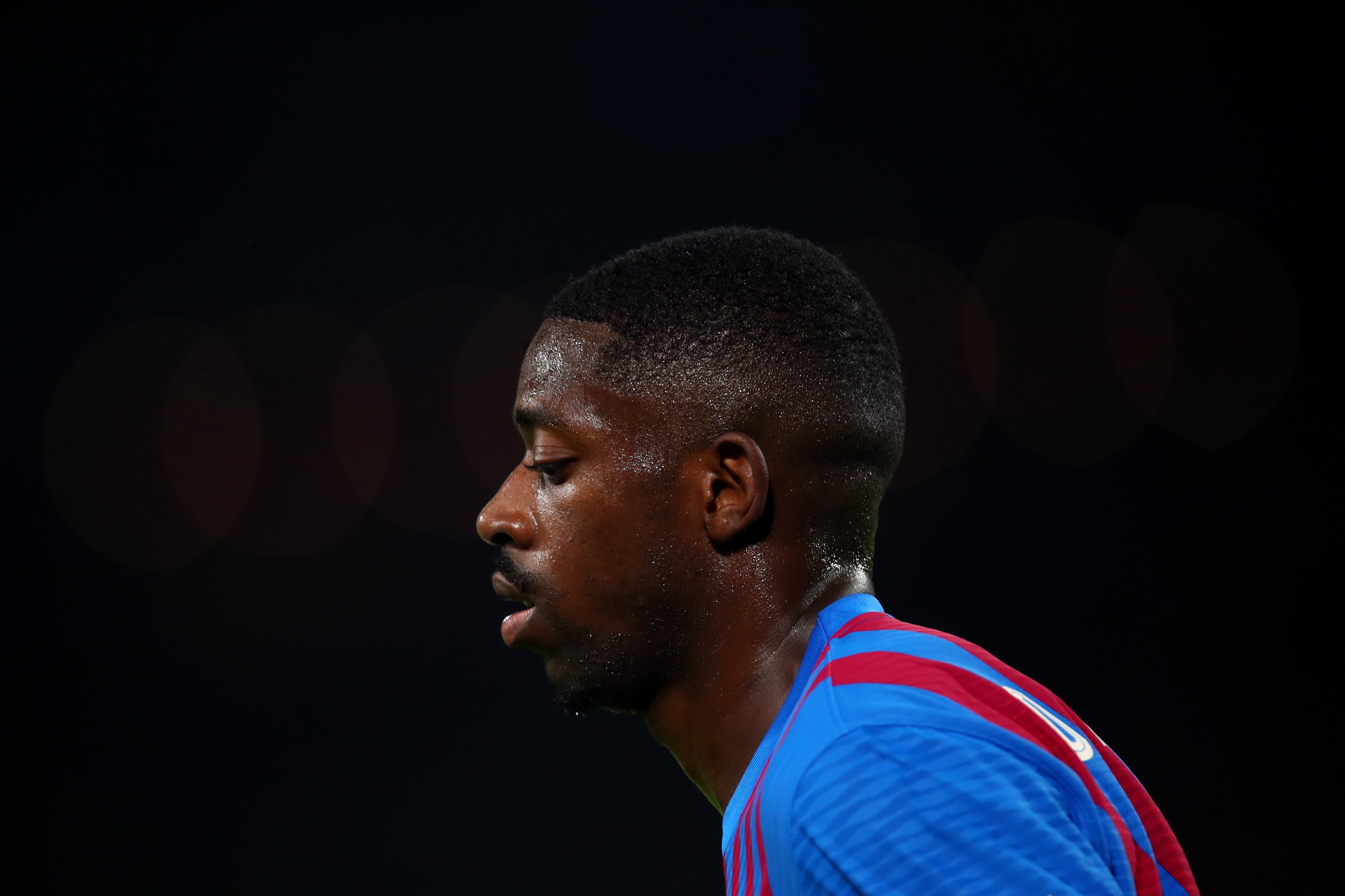 Ousmane Dembele, cada vez más lejos del FC Barcelona (Photo by Jason McCawley/Getty Images).