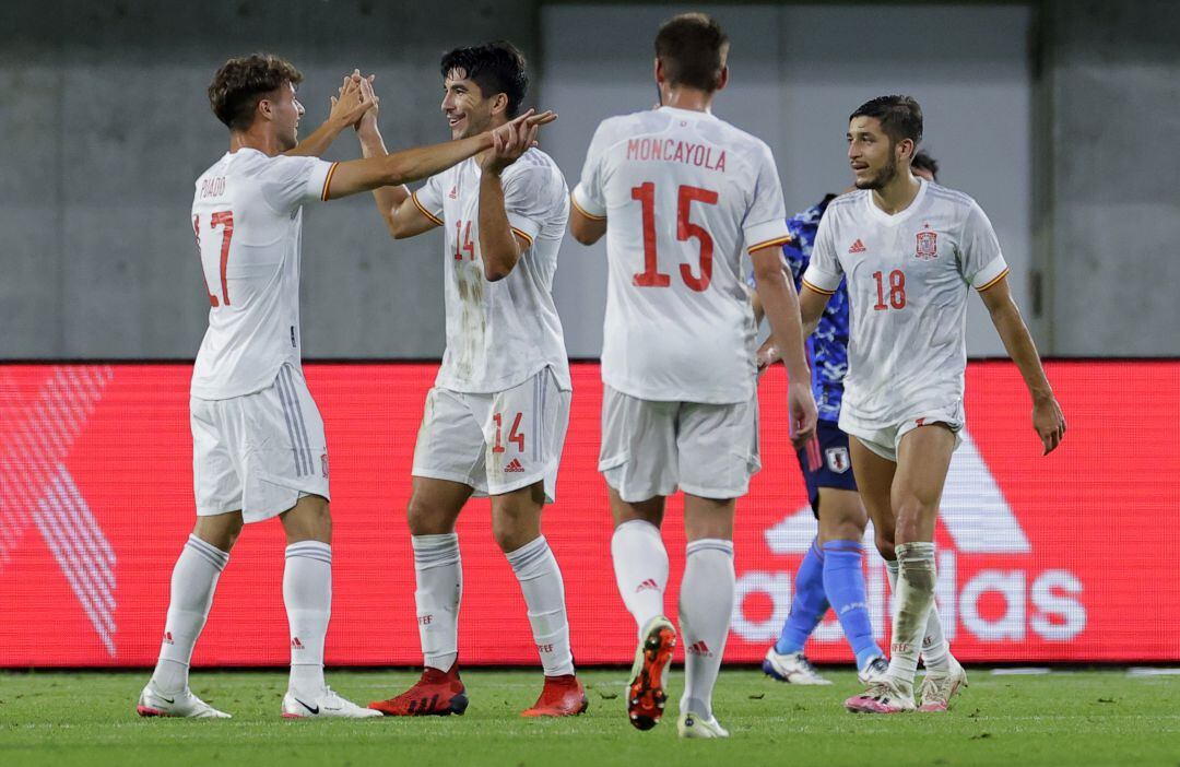 La selección española de fútbol durante su partido amistoso frente a Japón