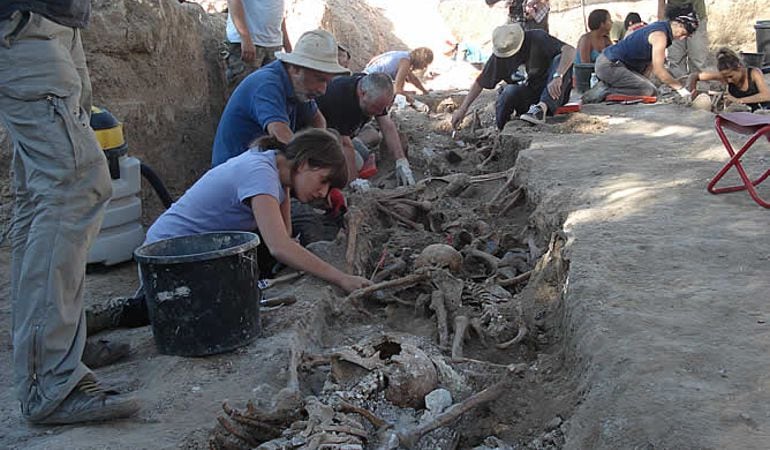 Imagen de la fosa de Milagros
