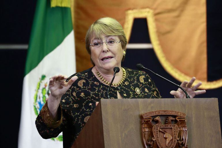 Michelle Bachelet interviene durante una ponencia magistral en el marco de la Cátedra Internacional por los Derechos Humanos y la Paz.