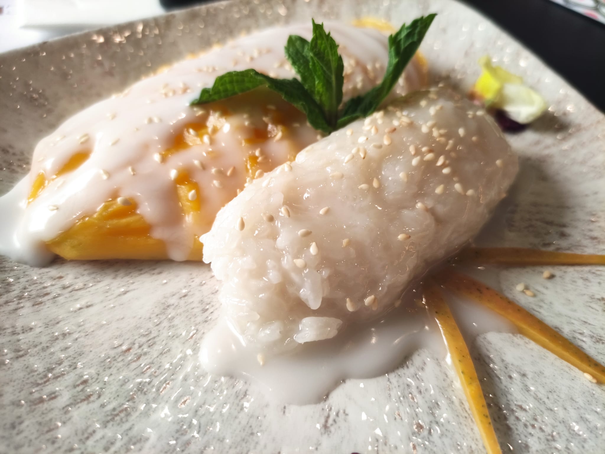 Arroz con leche de coco y mango