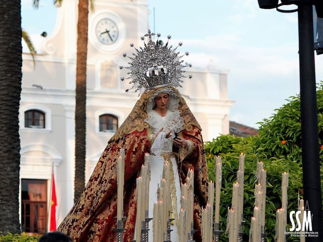 Hermandad de la Sagrada Cena en las calles de Mérida