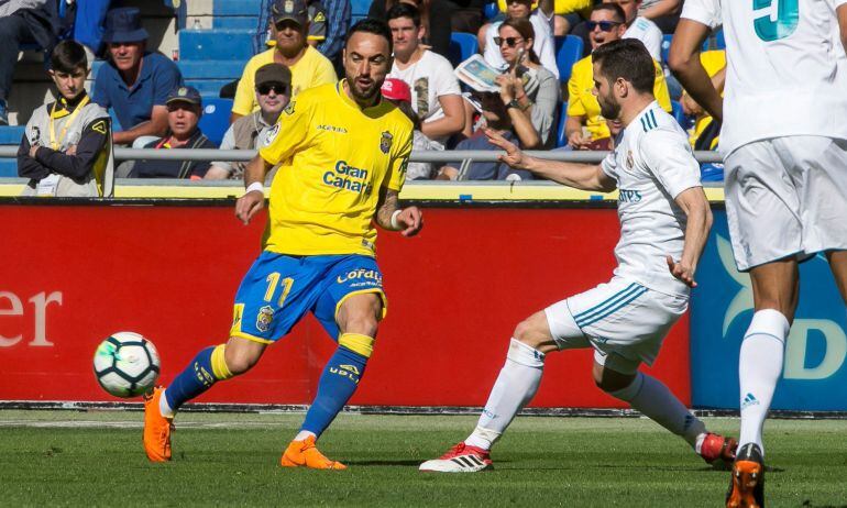 Nacho, en una jugada previa a su lesión en Gran Canaria