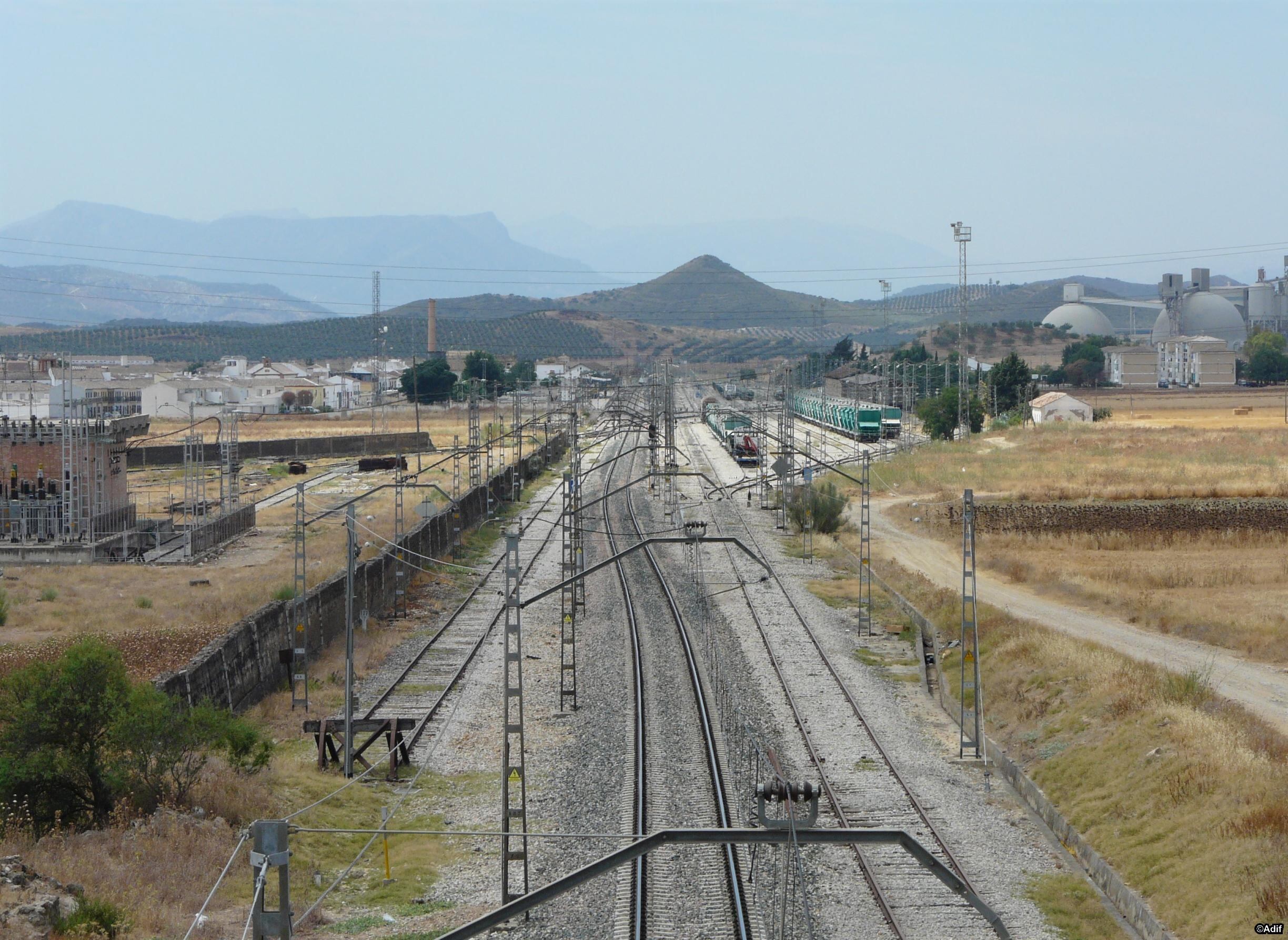 Linea de tren de Bobadilla