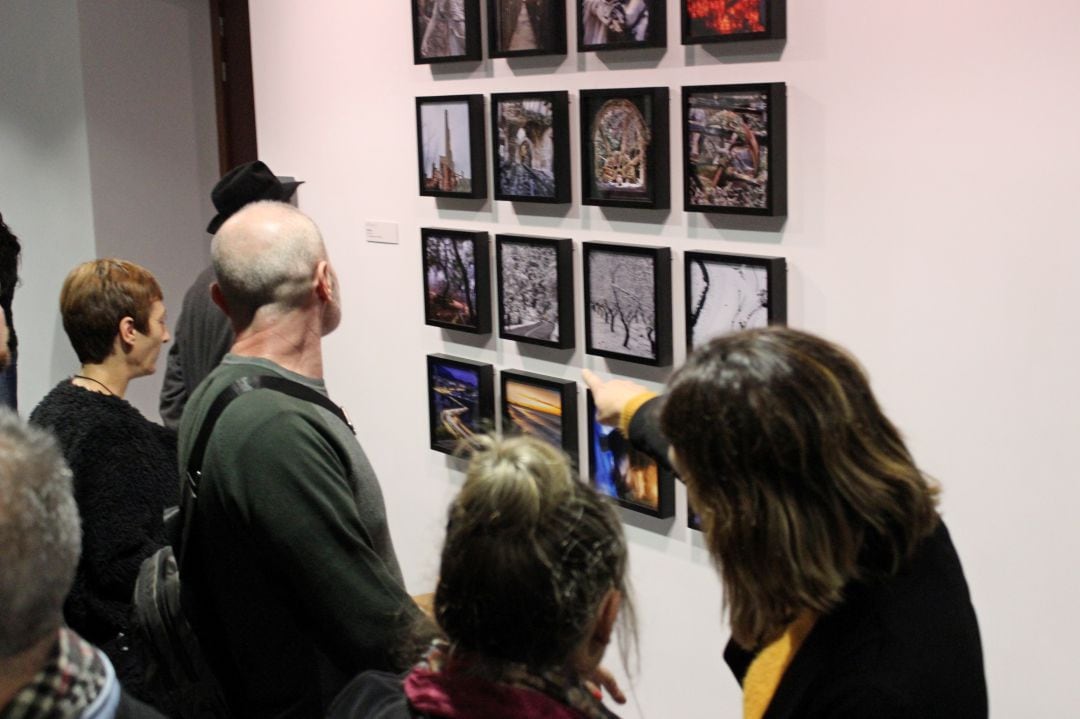 Visitantes en una exposición en el IVAM CADA Alcoi, en imagen de archivo.