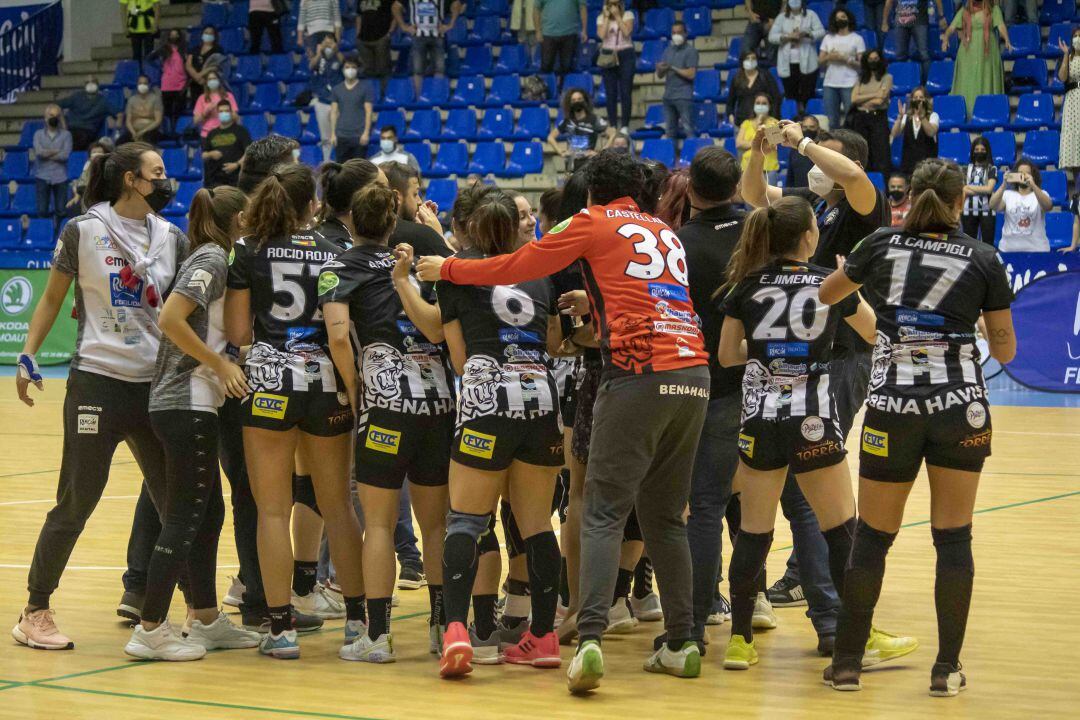 Las jugadoras del Rincón Fertilidad celebraron así el pase a la final