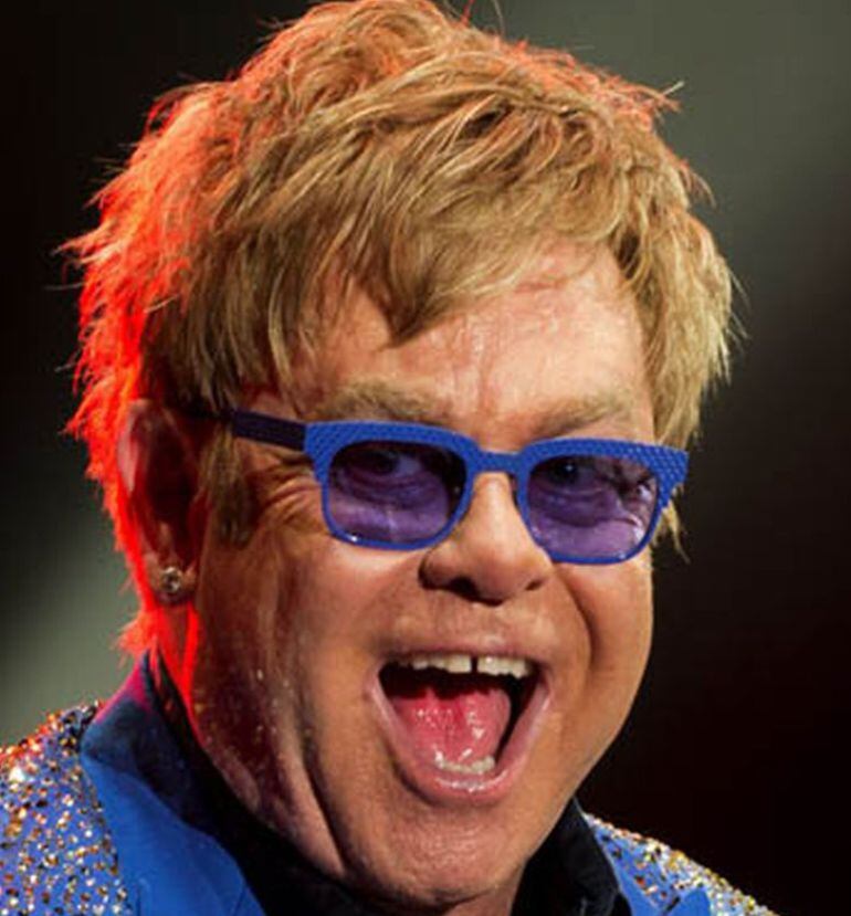 Elton John, que inició su carrera en 1969 y ha ofrecido más de 3.000 conciertos