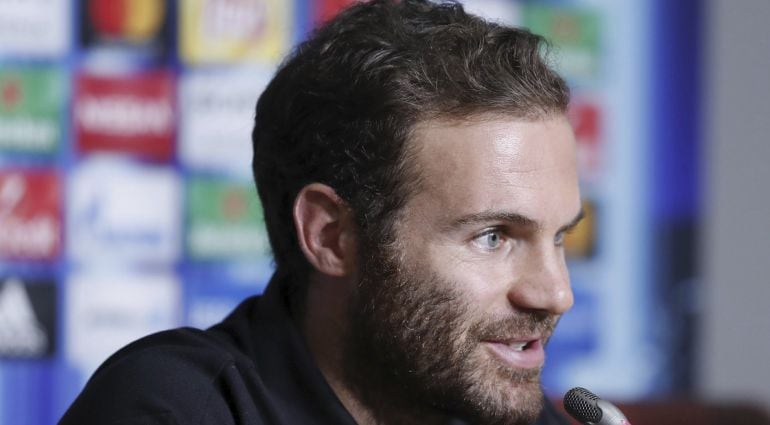 Juan Mata, durante su comparecencia de prensa en Skopje