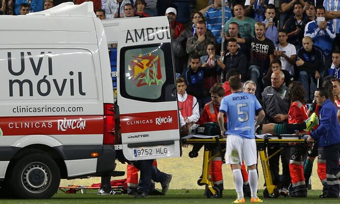 Momento en que Perquis es introducido en la ambulancia