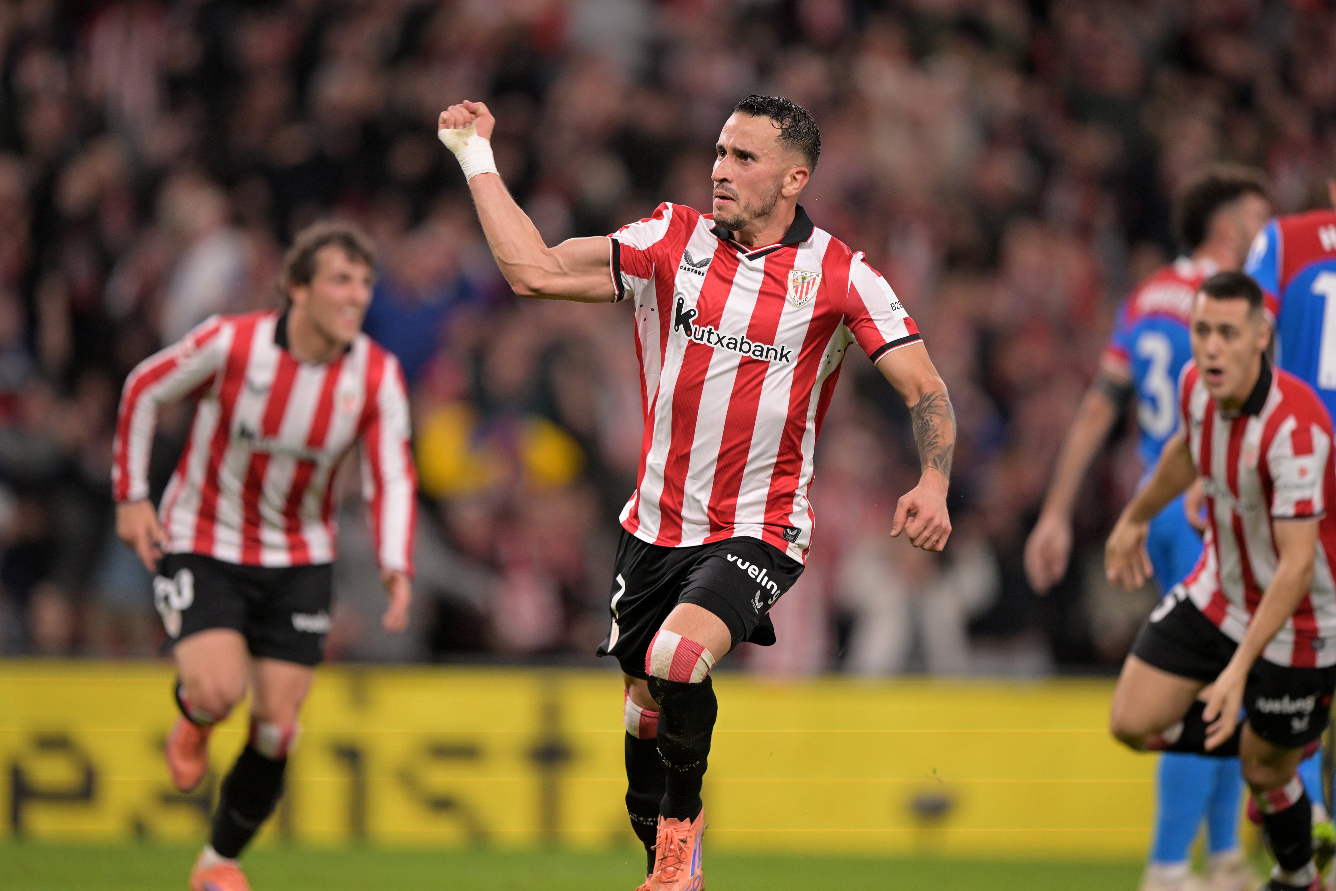 Álex Berenguer celebra su gol con el Athletic Club ante el Atlético de Madrid