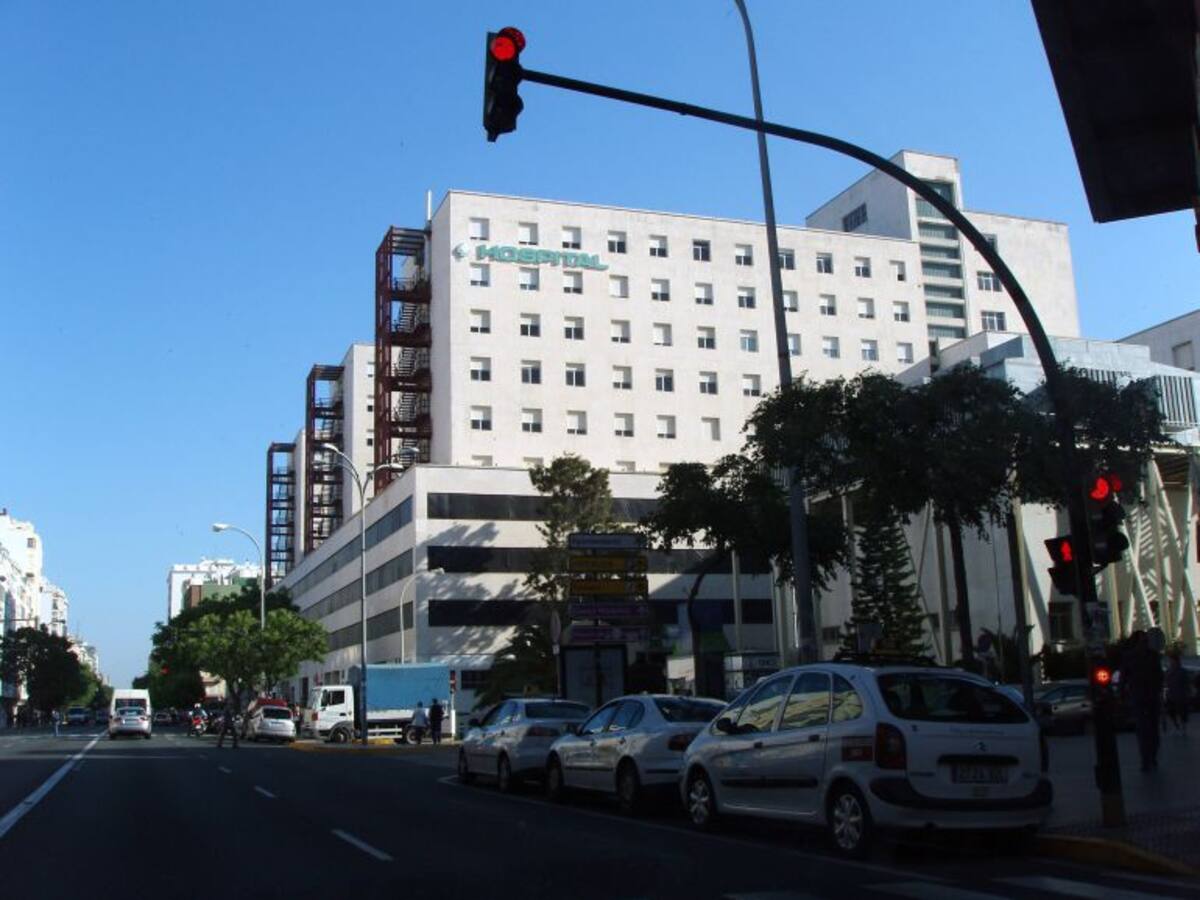 Detenido un paciente del Puerta del Mar por agredir a profesionales sanitarios