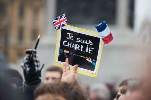 Un cartel en el que se lee: &quot;Je suis Charlie&quot; (Yo soy Charlie)