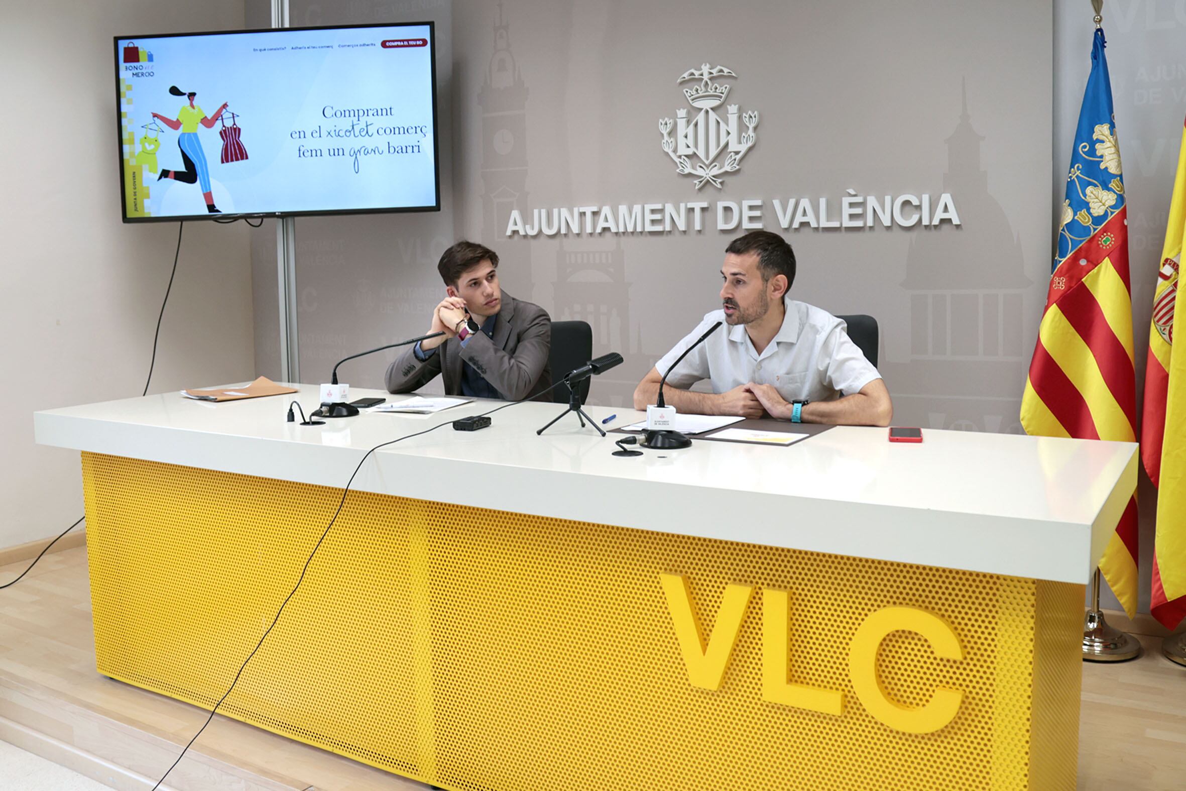 El concejal de Hacienda del Ayuntamiento de València, Borja Sanjuán, y el vicealcalde, Sergi Campillo