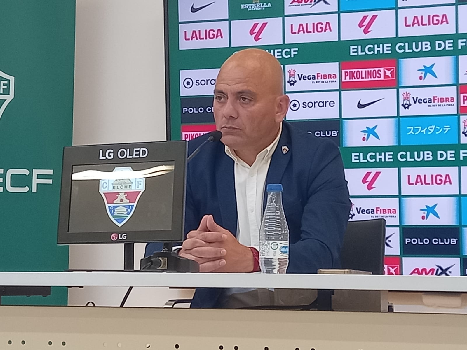 Chema Aragón durante su presentación en la Sala de Prensa del Elche