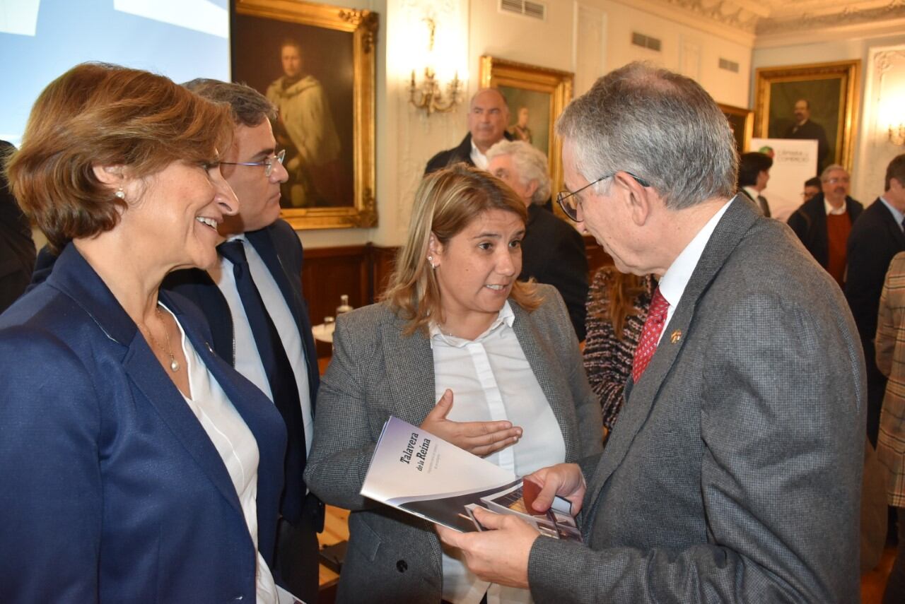 La alcaldesa ha participado en este encuentro organizado por la Cámara de Comercio e Industria Portuguesa