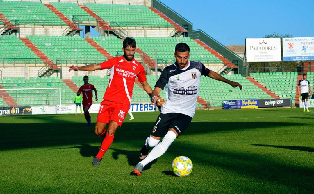 Melchor ante el Sevilla Atlético.