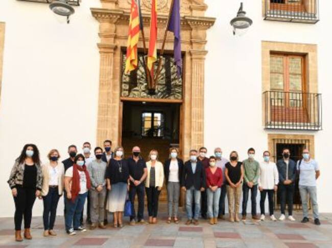 Corporación municipal en la despedida de Isabel Bolufer.