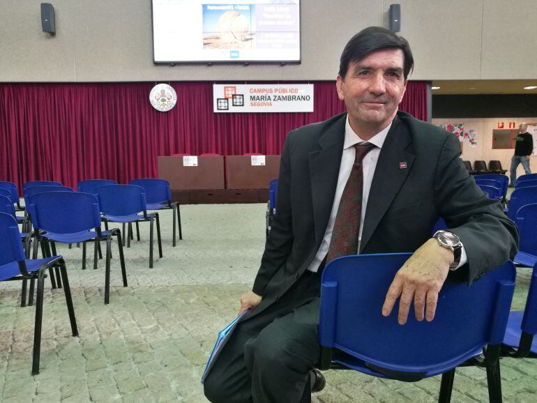 Agustín García Matilla es el actual decano de la facultad de ciencias de la información