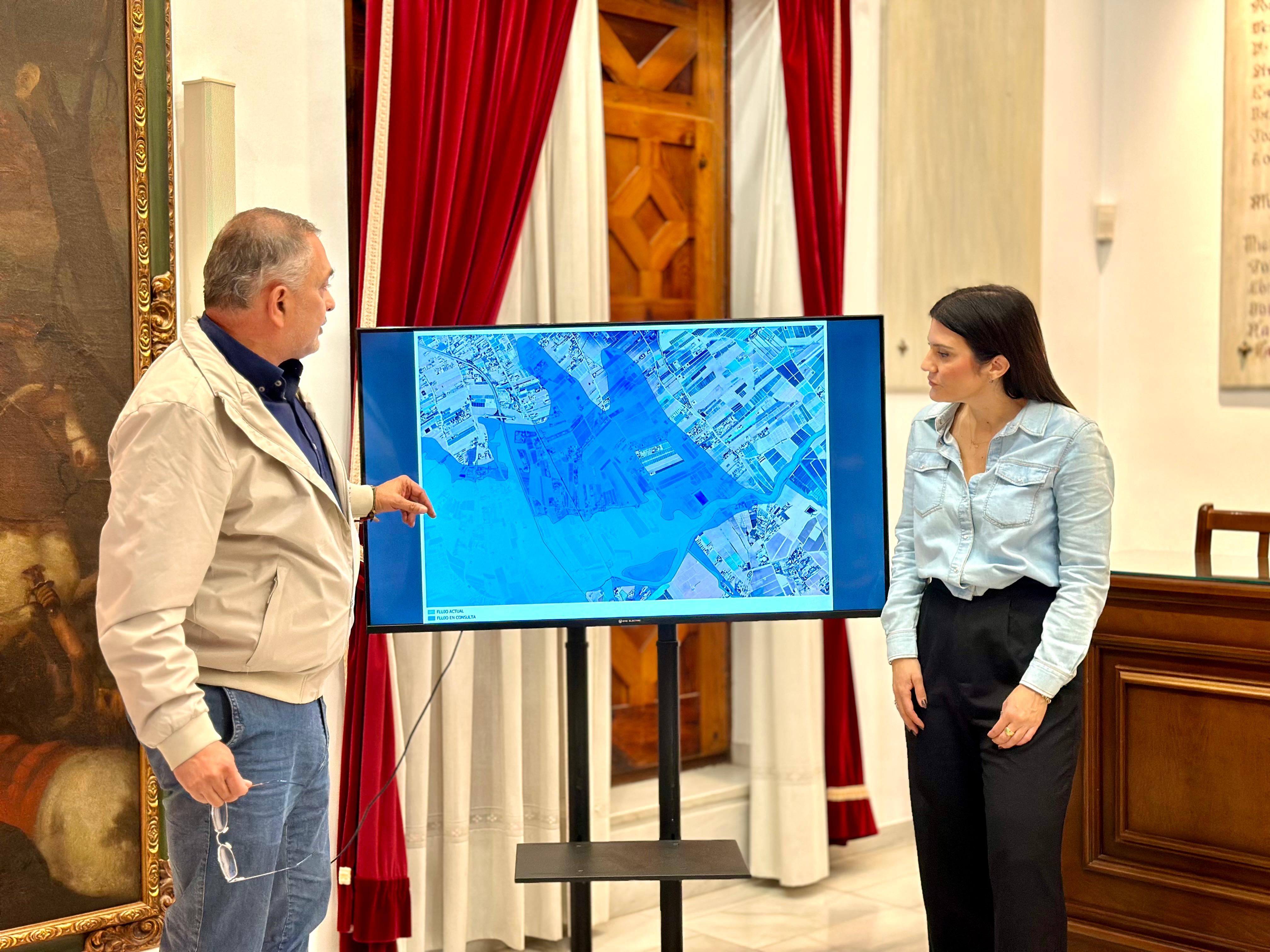 Ángel Meca, edil de Infraestructuras y María Hernández, edil de Urbanismo