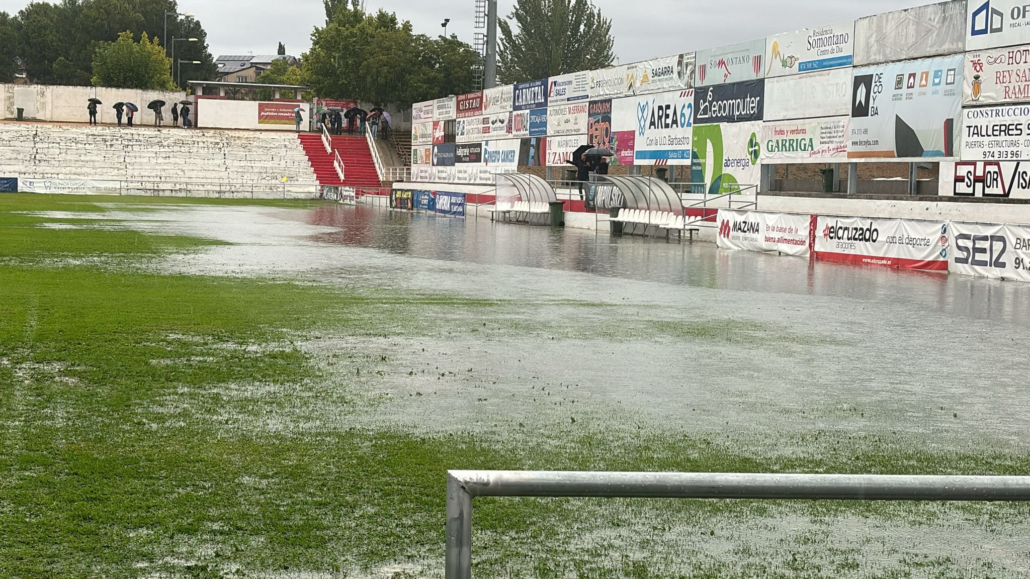 La lluvia ha dejado impracticable el campo del Municipal