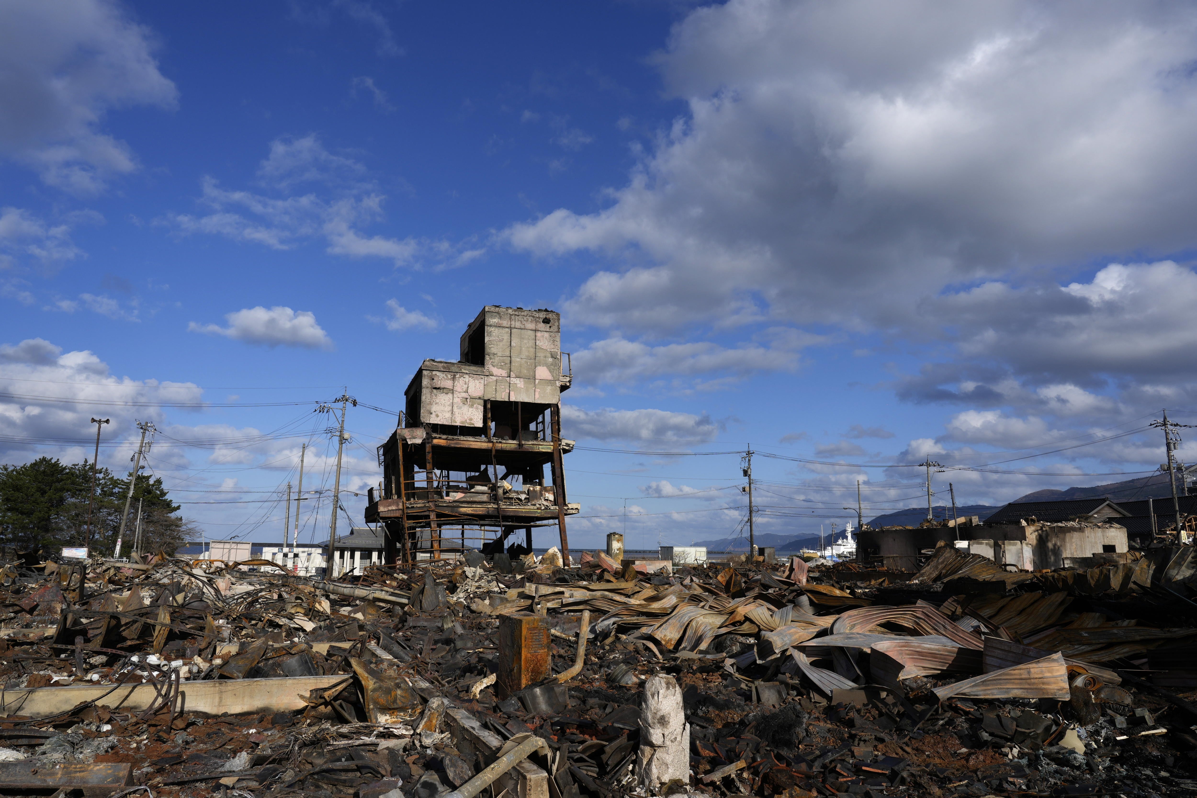 Vista general de la zona de un mercadillo de Wajima (Japón) arrasada por el terremoto.