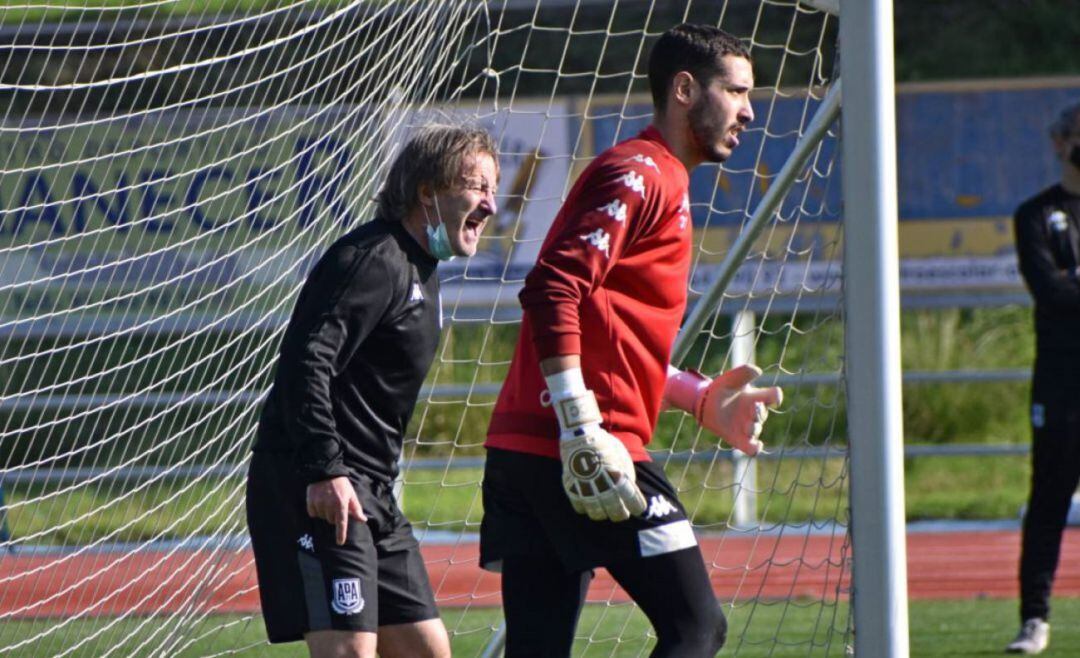 Juan Antonio Anquela, entrenador del Alcorcón en uno de los entrenamientos