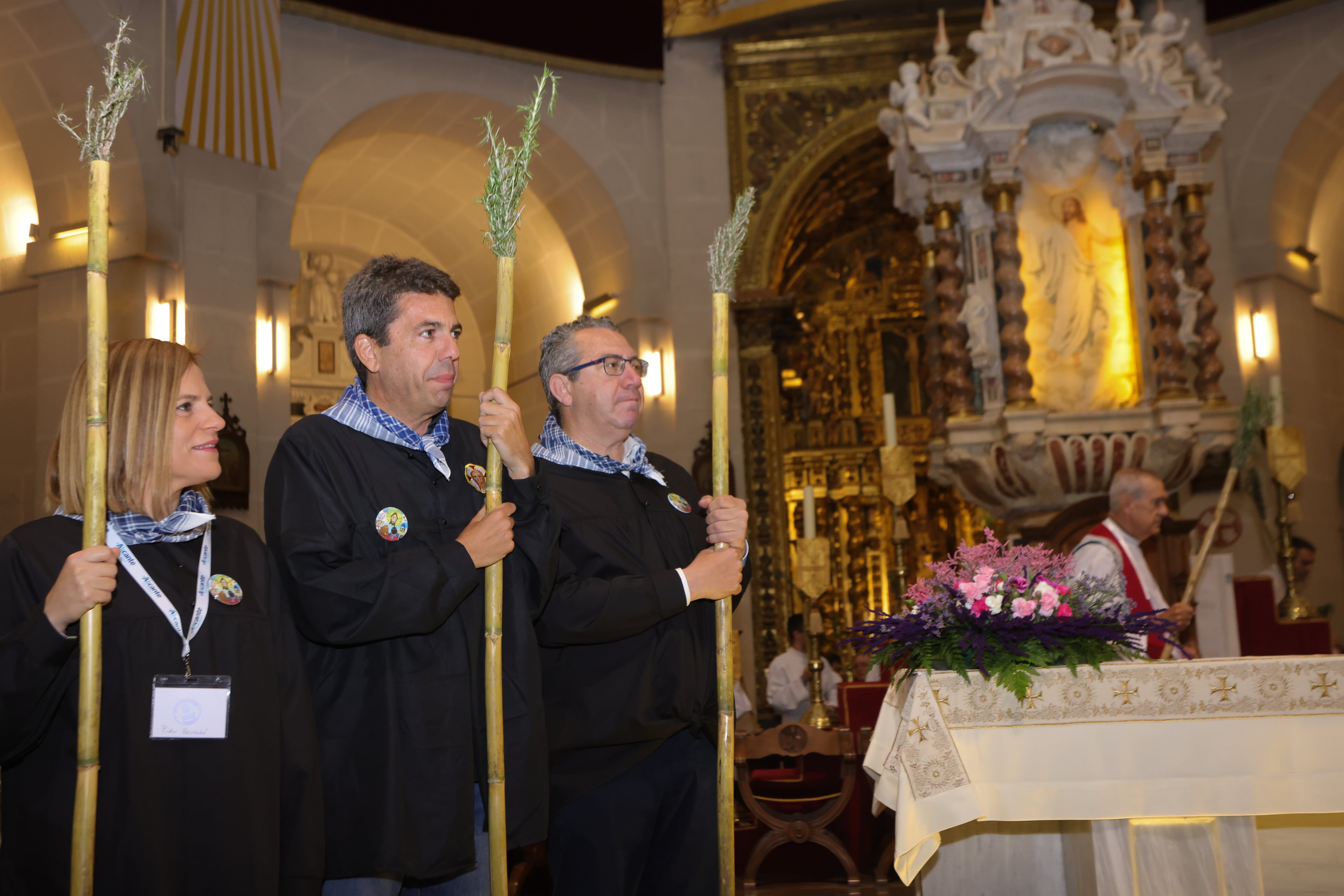 Pilar Bernabé, delegada del Gobierno en la CV, Carlos Mazón, president de la Generalitat y Toni Pérez, presidente de la Diputación de Alicante en la Santa Faz 2024