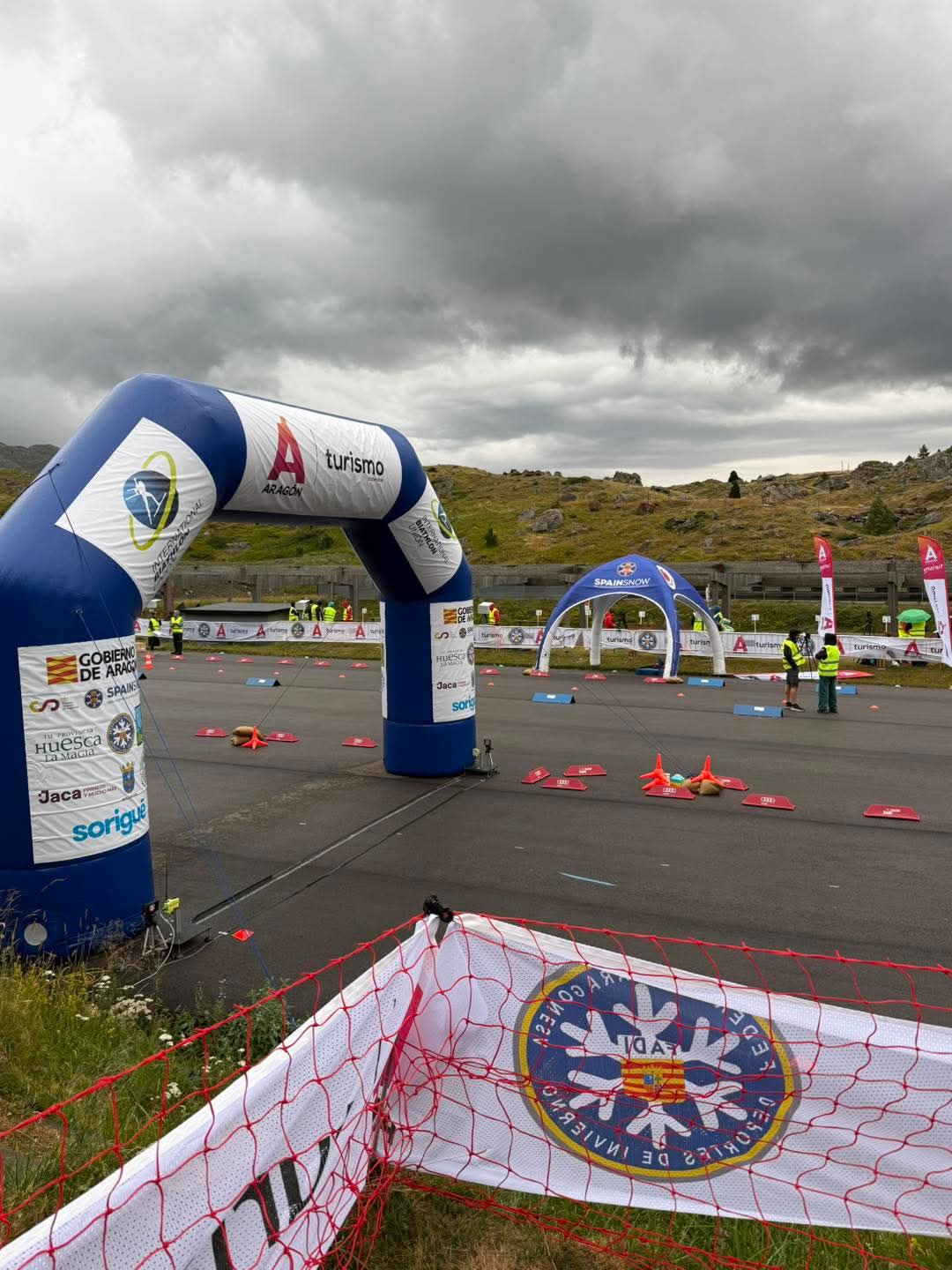 La lluvia obligó a suspender la jornada en Candanchú