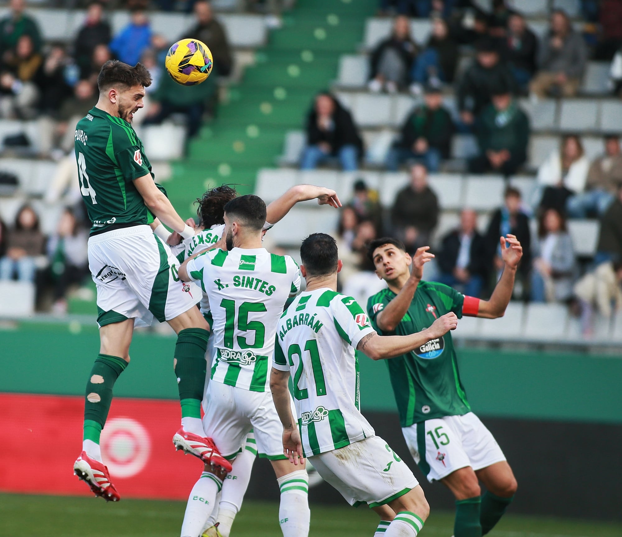 Imagen del Racing-Córdoba en A Malata (foto: Mariño / Cadena SER)