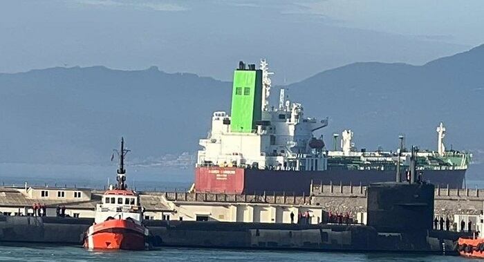 Submarino nuclear llega al puerto de Gibraltar