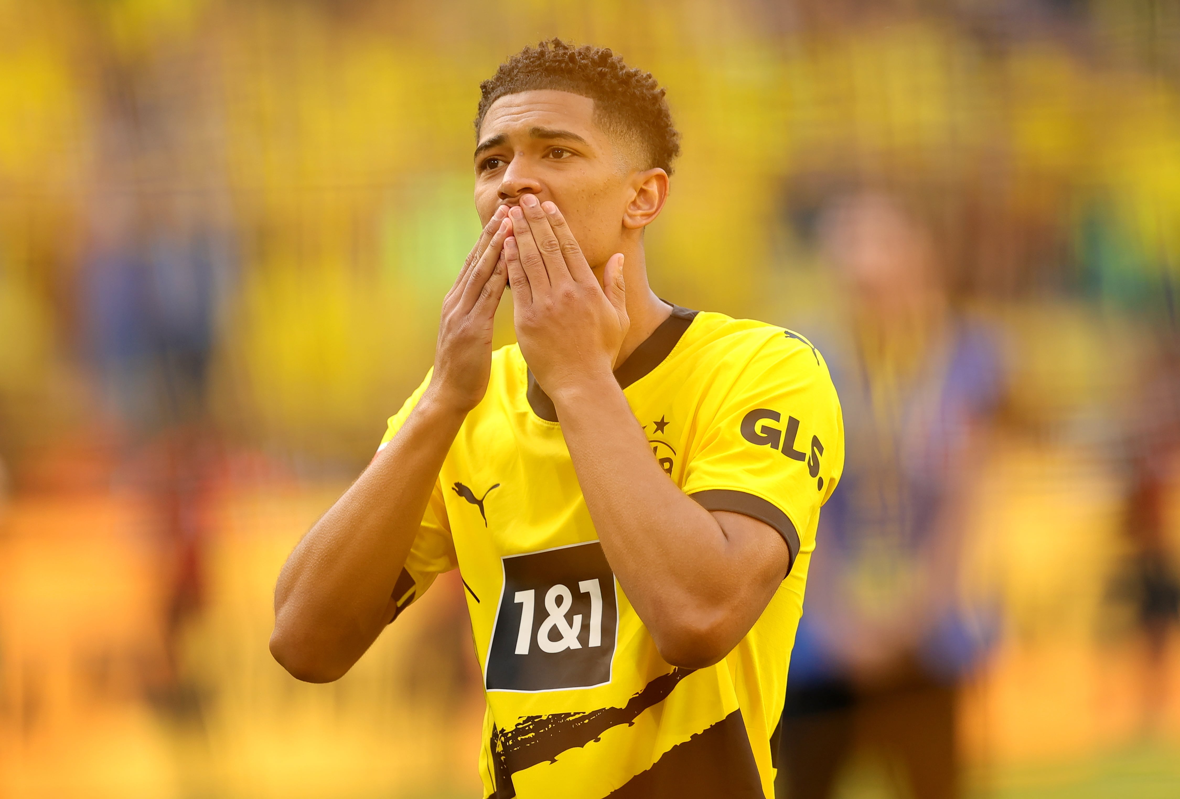 Jude Bellingham, del Borussia Dortmund, tras perder la Bundesliga en el último partido en favor del Bayern. EFE/EPA/FRIEDEMANN VOGEL.