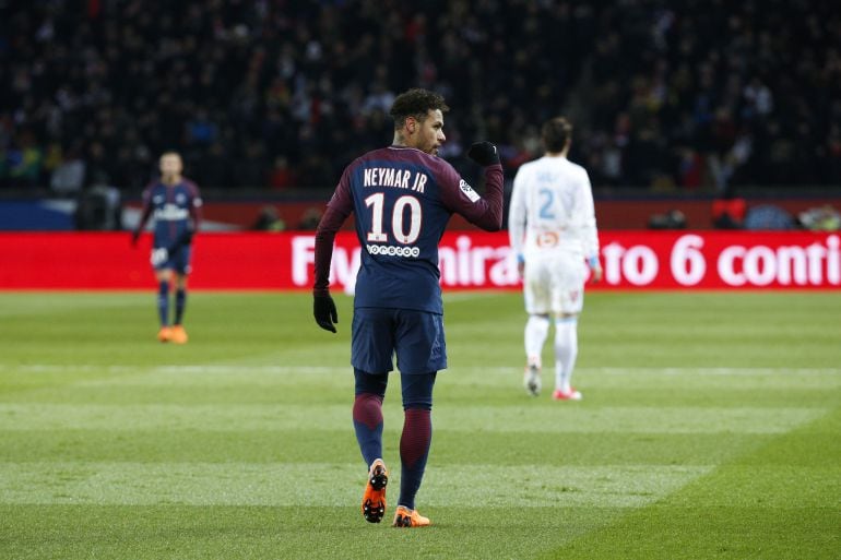 Neymar durante un encuentro con el PSG.