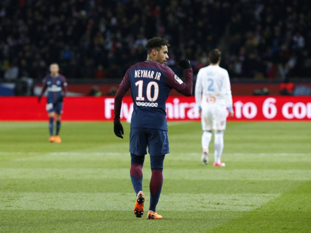 El padre de Neymar asegura que su hijo tiene "un futuro" en el PSG